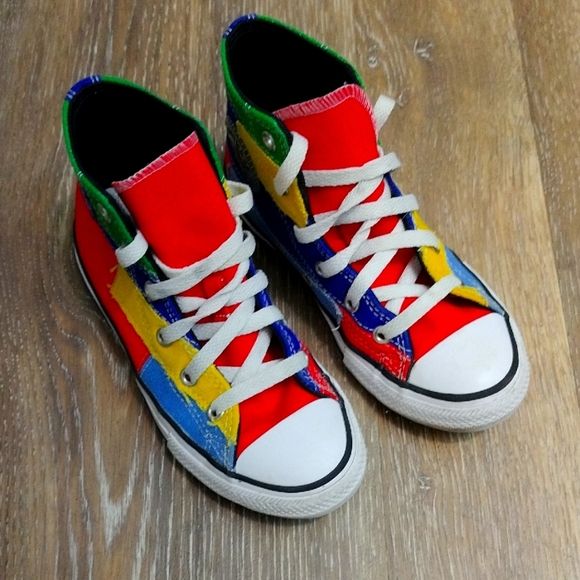Converse Other - Kids - Converse Chuck Taylor Sneakers - Size US 1 - Unisex